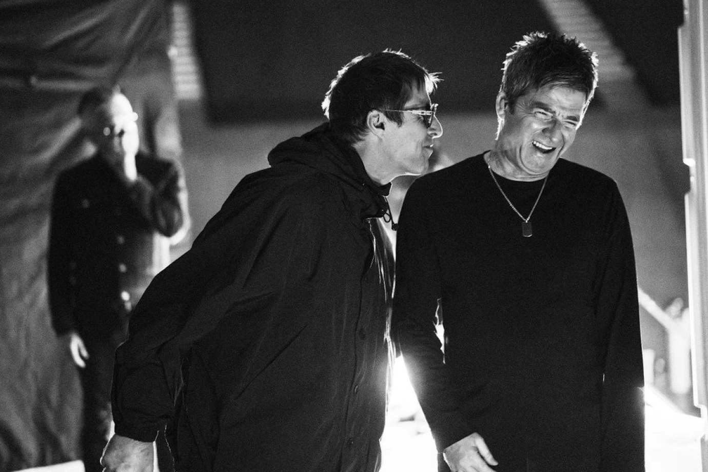 DON´T LOOK BACK IN ANGER: OASIS